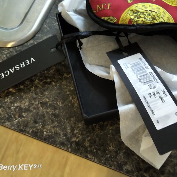 Neiman Marcus NWT'S & NIB Versace Limited Edition Sleep Mask Ret. $295 - Picture 5 of 5